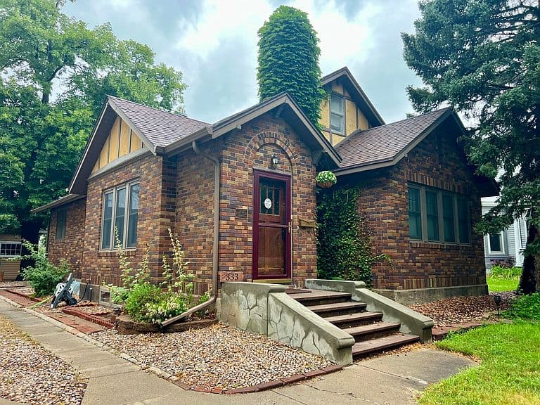 333 N Grand Ave photo 1