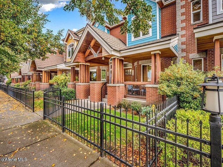 316 S 10th Pl photo 3