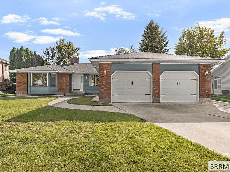 262 Brookside Dr photo 2