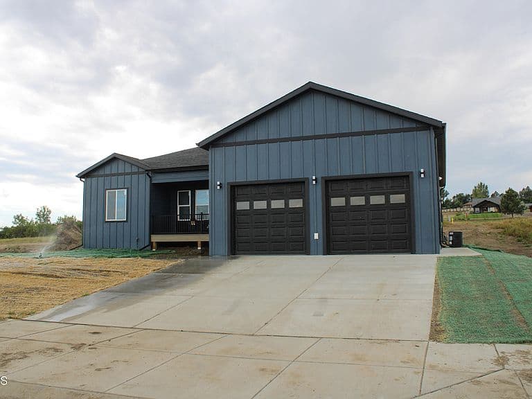 1305 Tara Ln SW photo 2