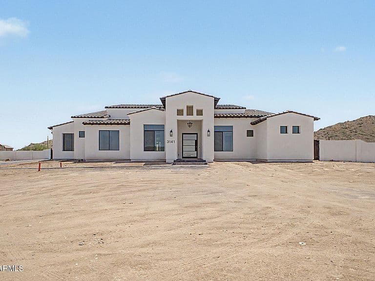 3141 W LIND Road photo 1