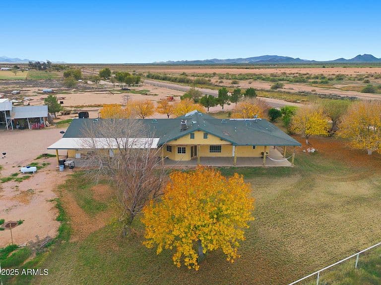 32025 W Marsh Rd photo 1