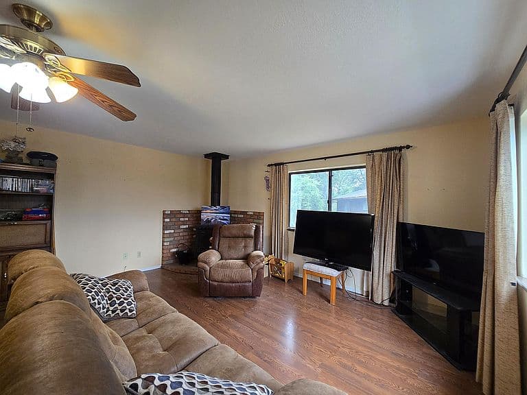 607 E Drowsey Cir photo 4