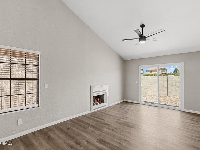 609 S DANYELL Drive photo 3