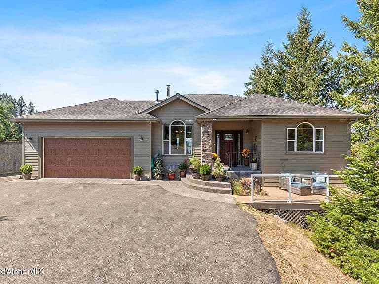 3807 E Avery Ln photo 2