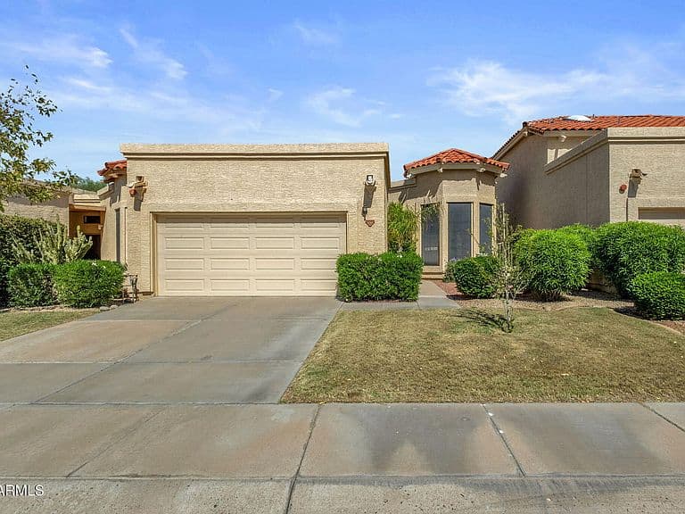 10620 E VOGEL Avenue photo 2