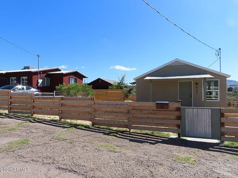 835 W Spray Street photo 5