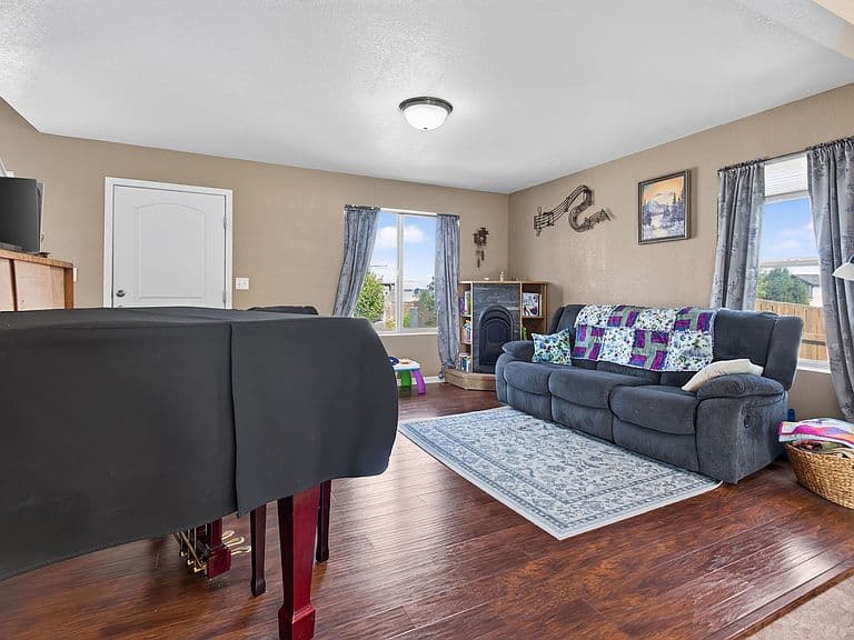 2767 Ryland Ave photo 3