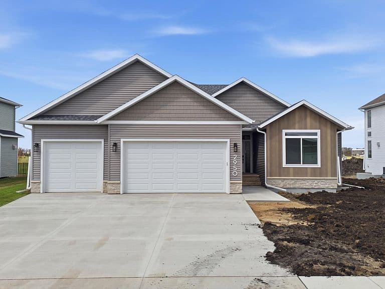2950 Prairie Farms Cir S photo 1