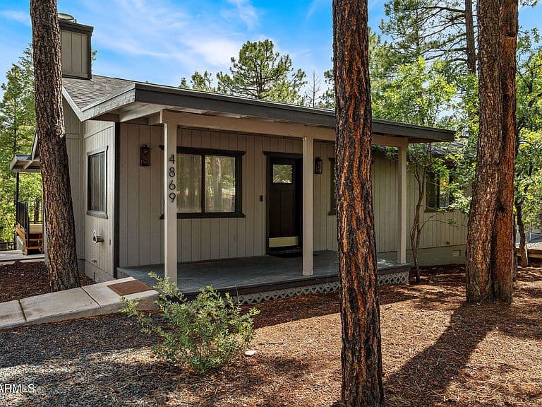 4869 APACHE Way photo 2