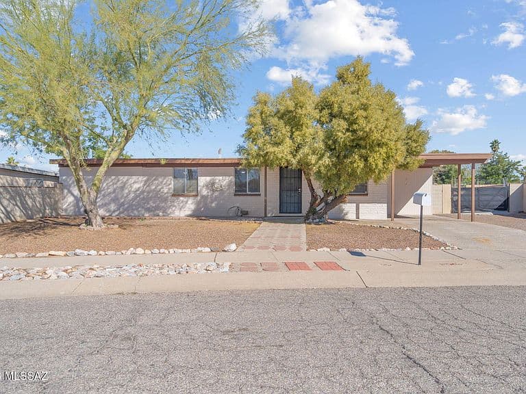 7739 E Pecan St photo 1