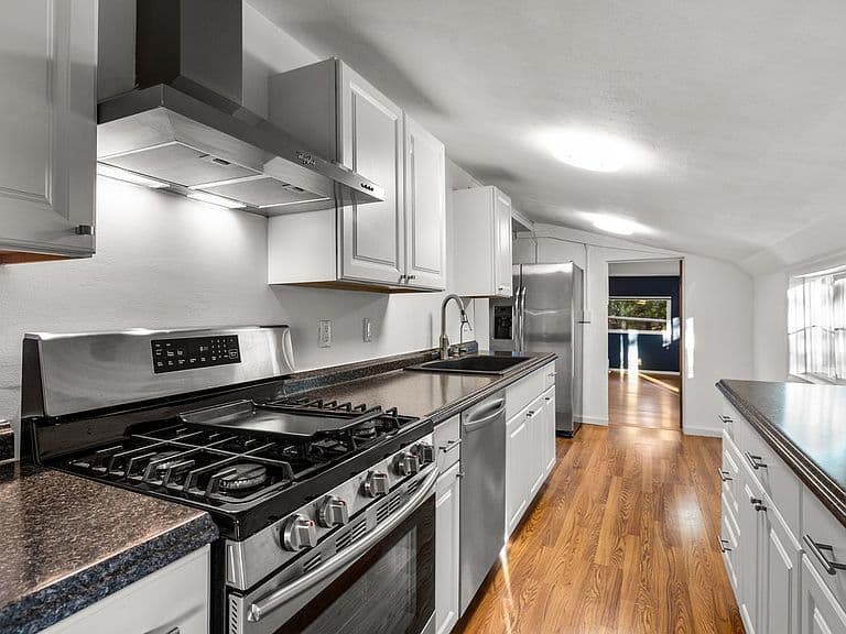1519 Woodland Ave photo 4