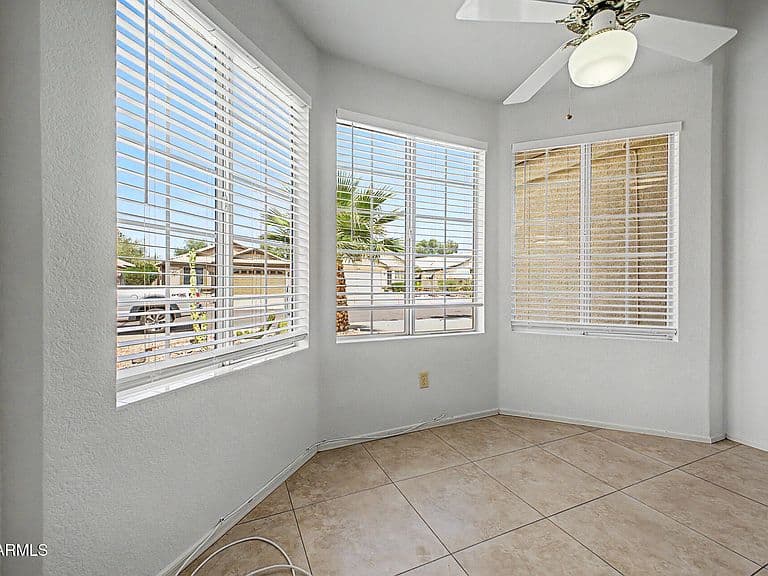 10523 W MOHAWK Lane photo 3
