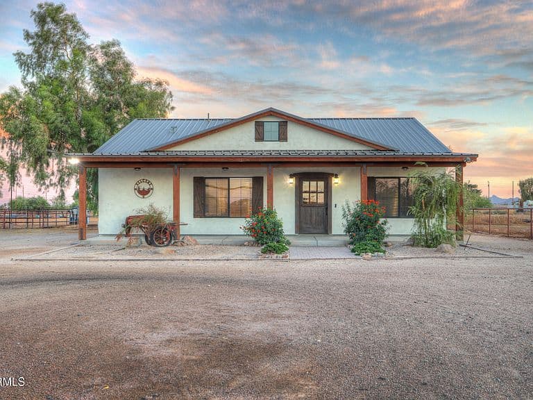 49581 W Gail Lane photo 1