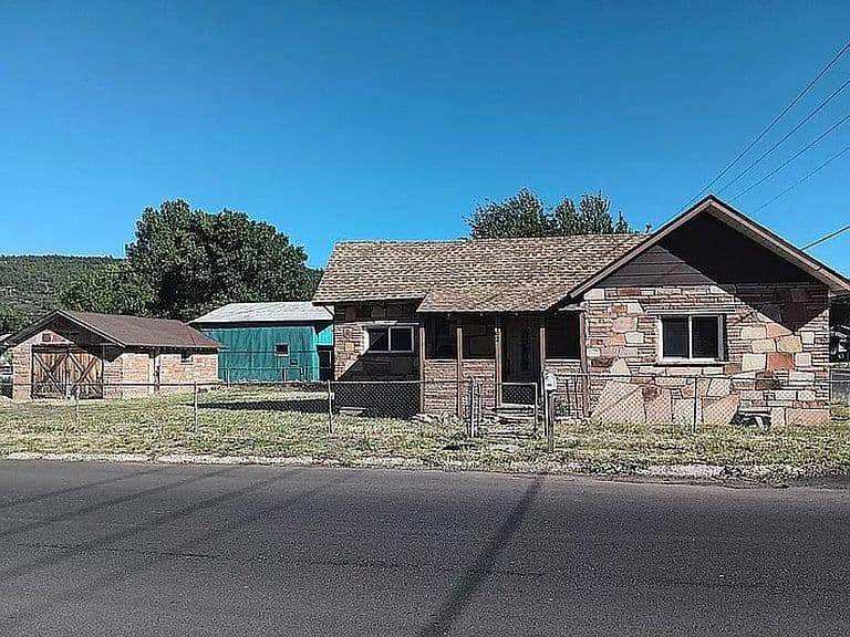 102 E Edison Ave photo 3