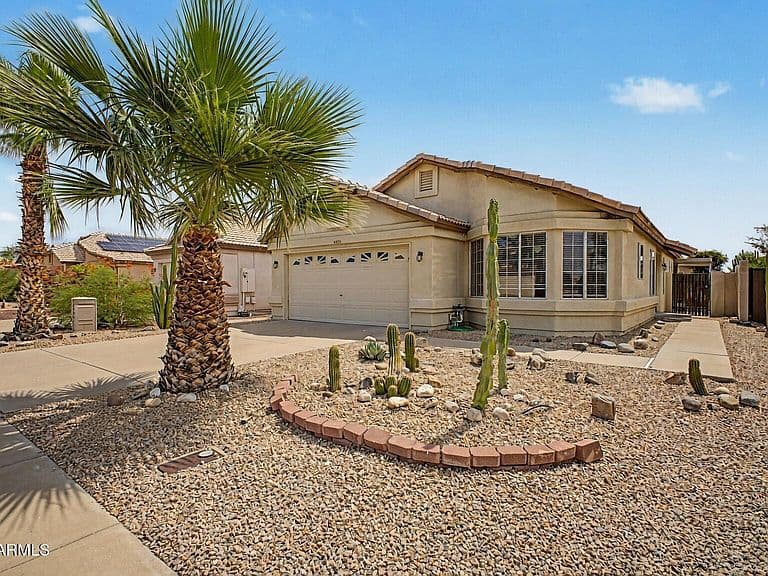 10523 W MOHAWK Lane photo 4