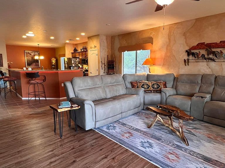 552 W Royal Troon Pl photo 2