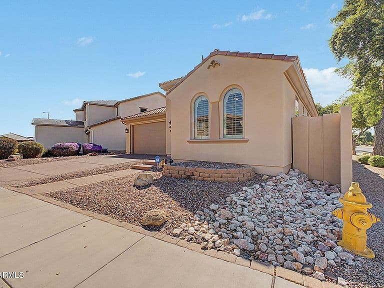 295 W LANTANA Place photo 4