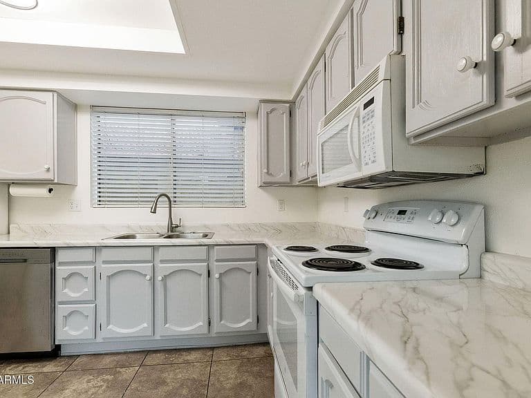 2307 W ORCHID Lane photo 5