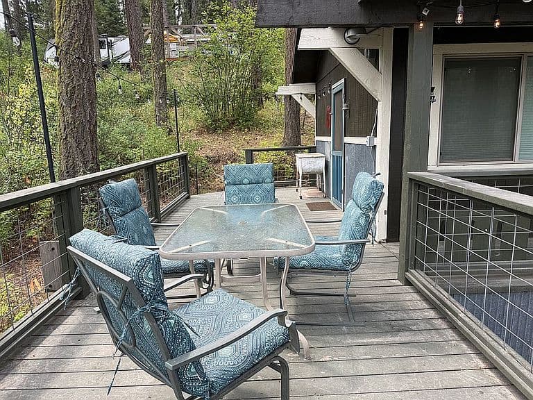 118 Holiday Dr photo 4
