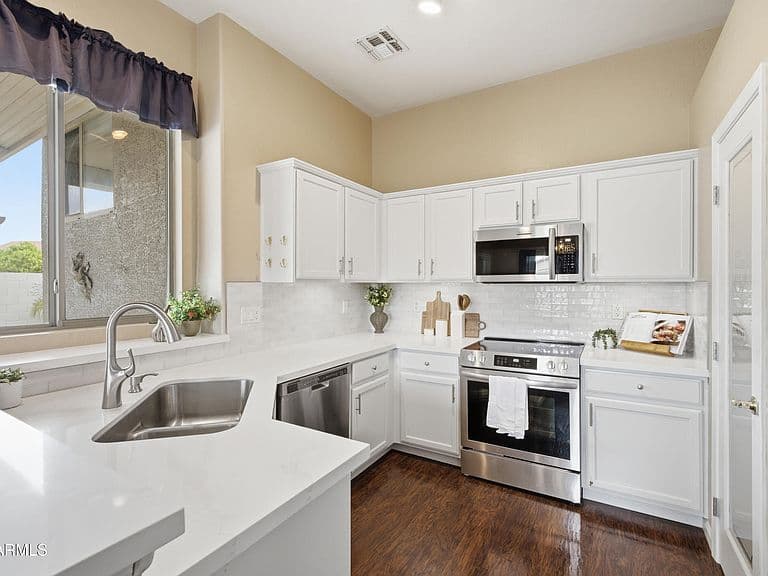 4 E MAYFIELD Drive photo 4