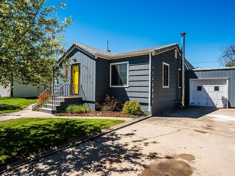 1320 Warren Ave photo 2