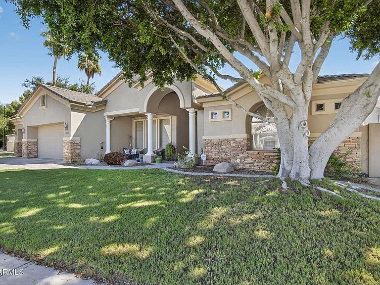 1333 N CLIFFSIDE Drive photo 3