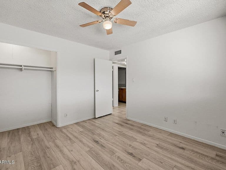 2925 W Mandalay Lane photo 3