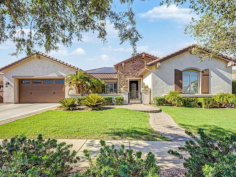 654 W KAIBAB Place photo 4