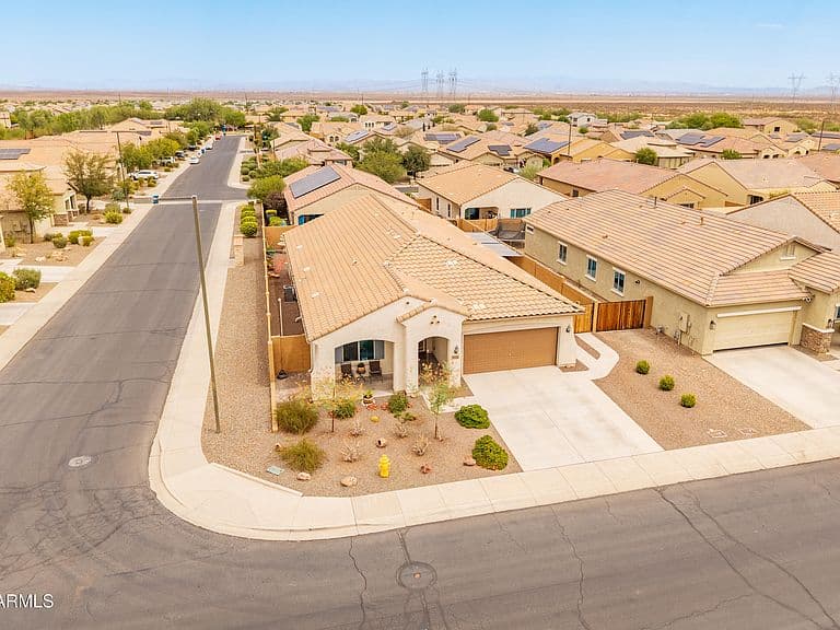 25996 W TONOPAH Drive photo 5