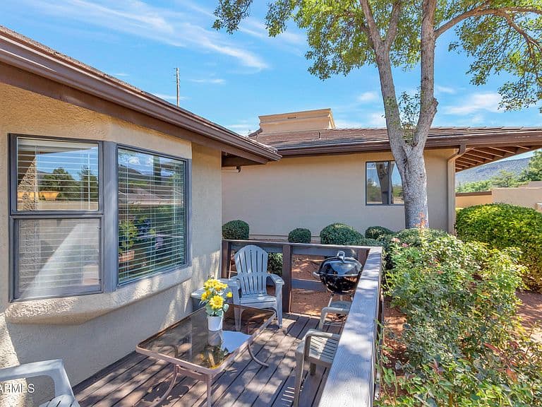18 Padre Drive photo 3