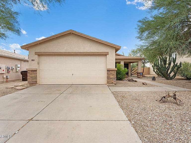 5863 E FLOWING Spring photo 1