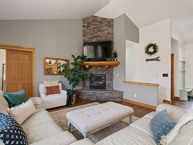 16 Harvester Ln photo 2