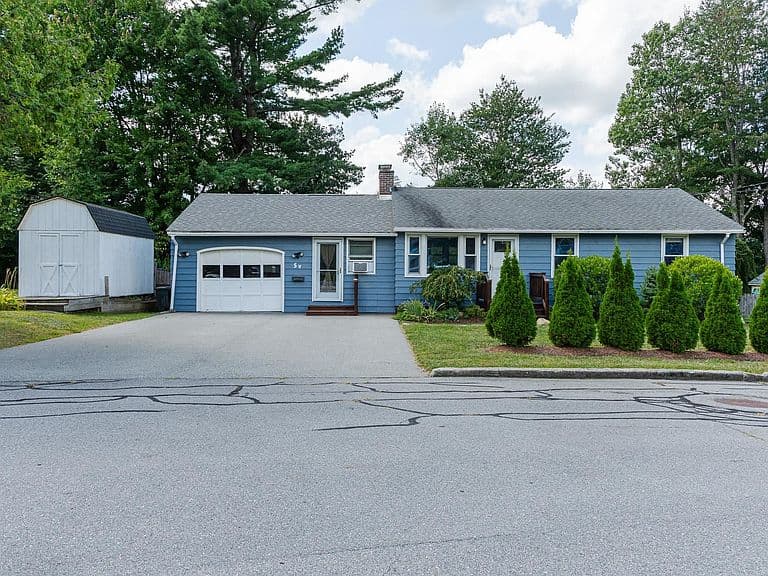 5 West Diane Drive photo 2