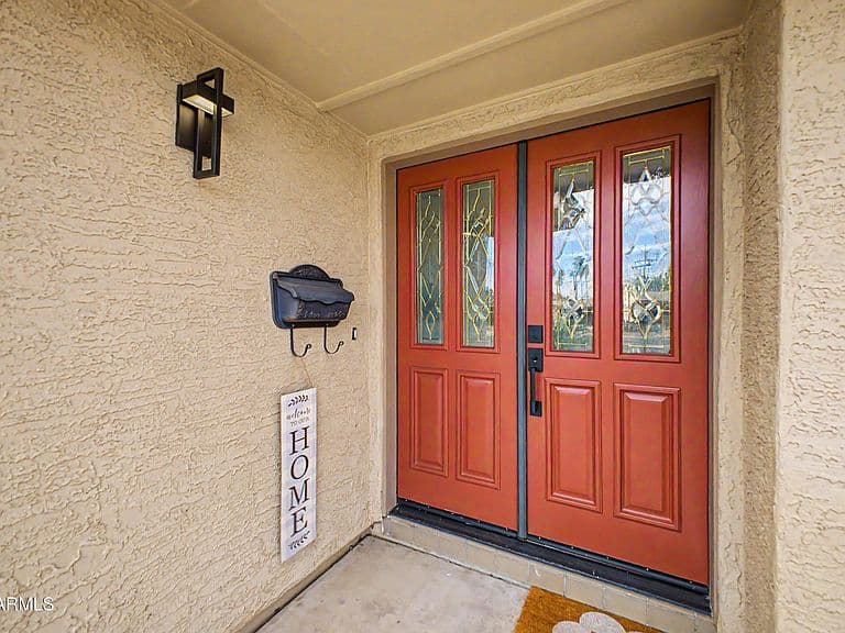 922 E LOYOLA Drive photo 3