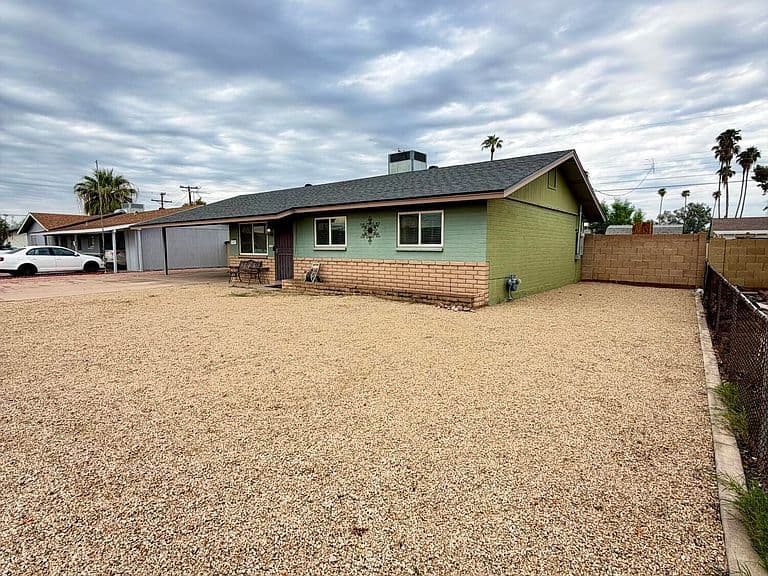 1022 E MILLETT Avenue photo 2