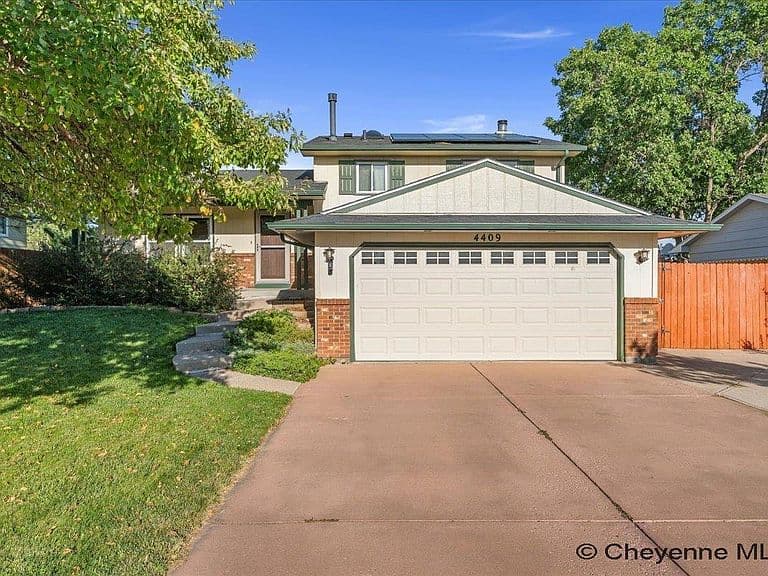 4409 El Camino Dr photo 1