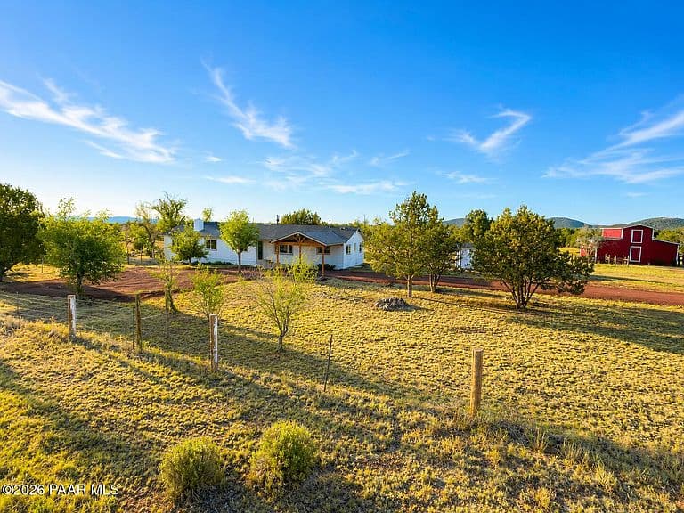 817 W Highland St photo 1