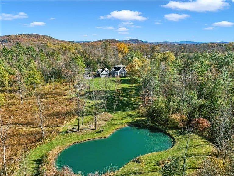 3108 Lake Road photo 2