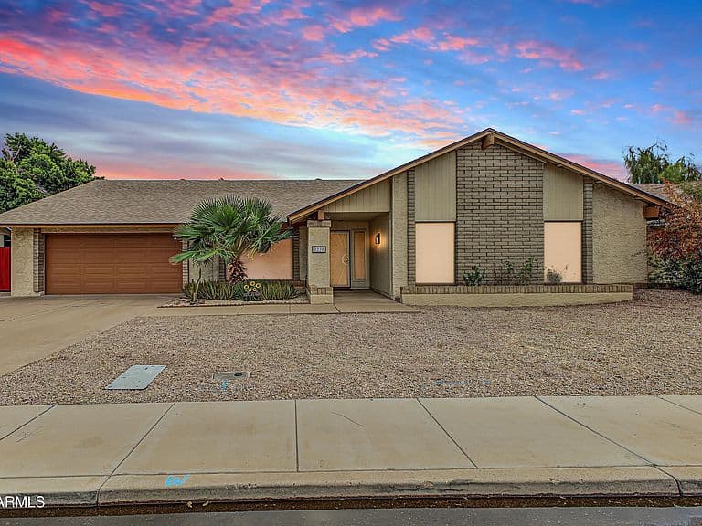 2238 W NARANJA Avenue photo 1