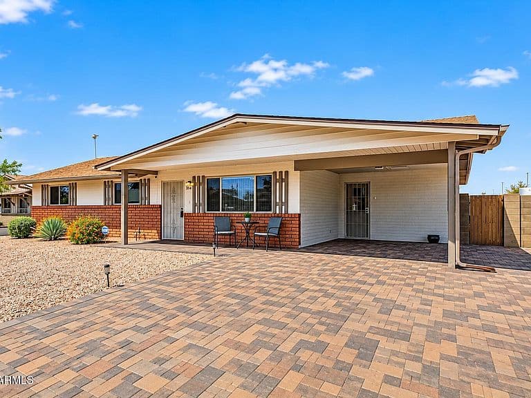 314 W PINON Avenue photo 4