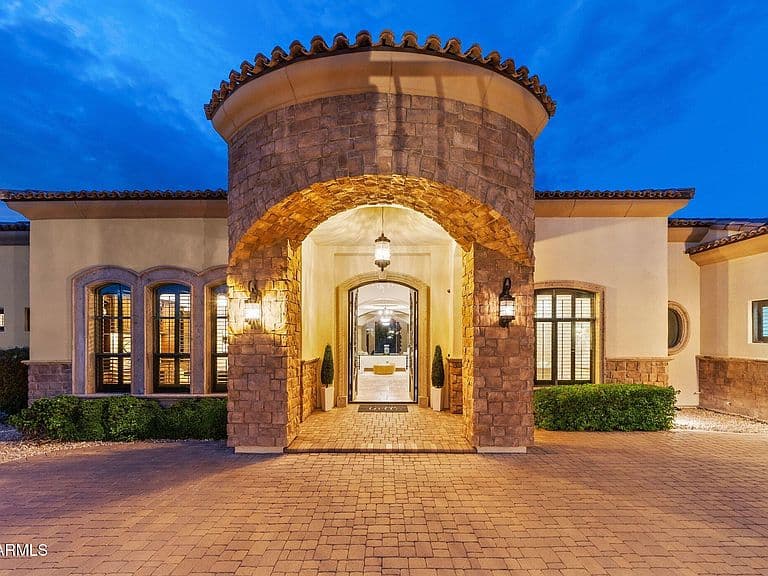 3750 E Juniper Circle photo 1