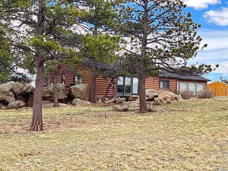 1046 Lookout Dr photo 4