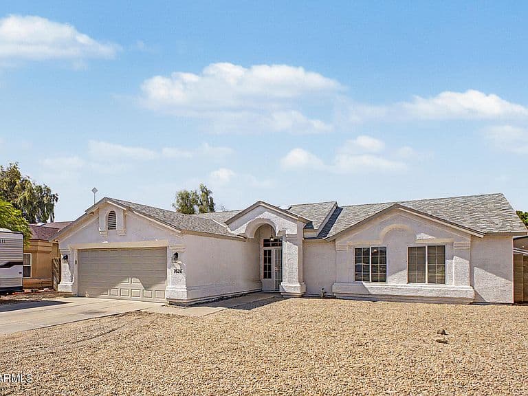 7626 W MISSOURI Avenue photo 4