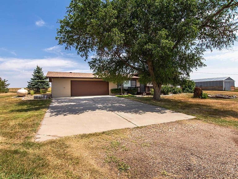 15810 E Highway 44 photo 2