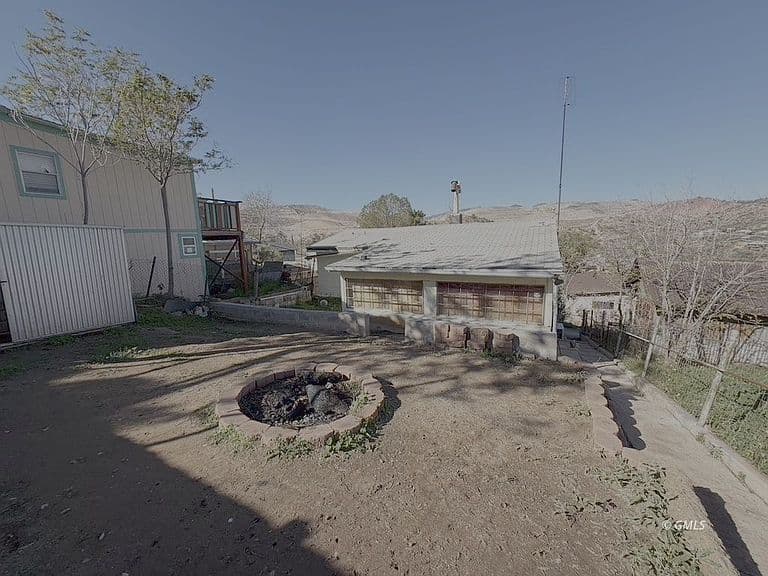 838 W Smith St photo 2