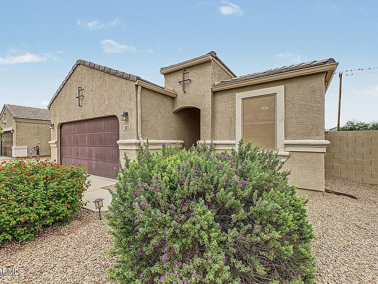 30173 N YUCCA Drive photo 2