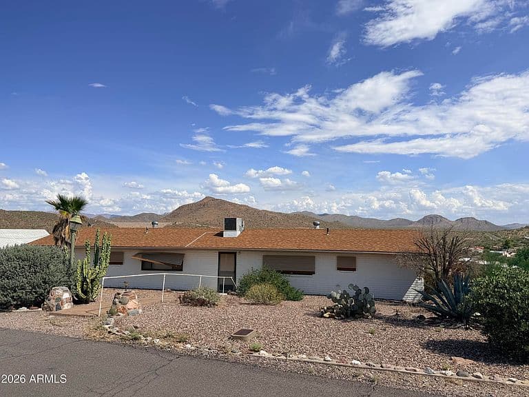 981 N SHERWOOD Way photo 1