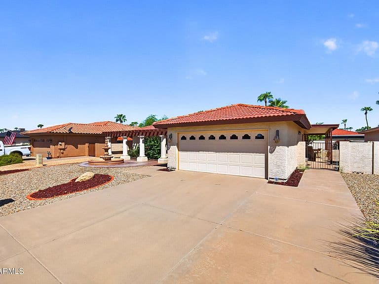 10422 E REGAL Drive photo 2