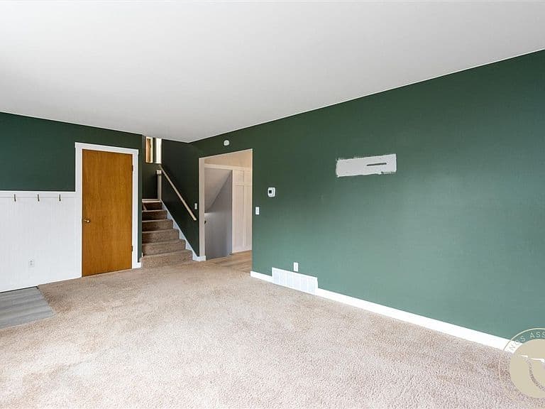 2112 Hoover Ave photo 4